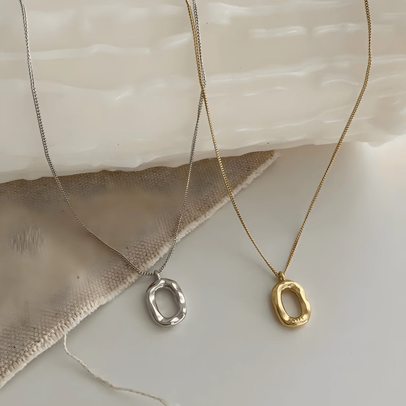 Wavy Ellipse Necklace