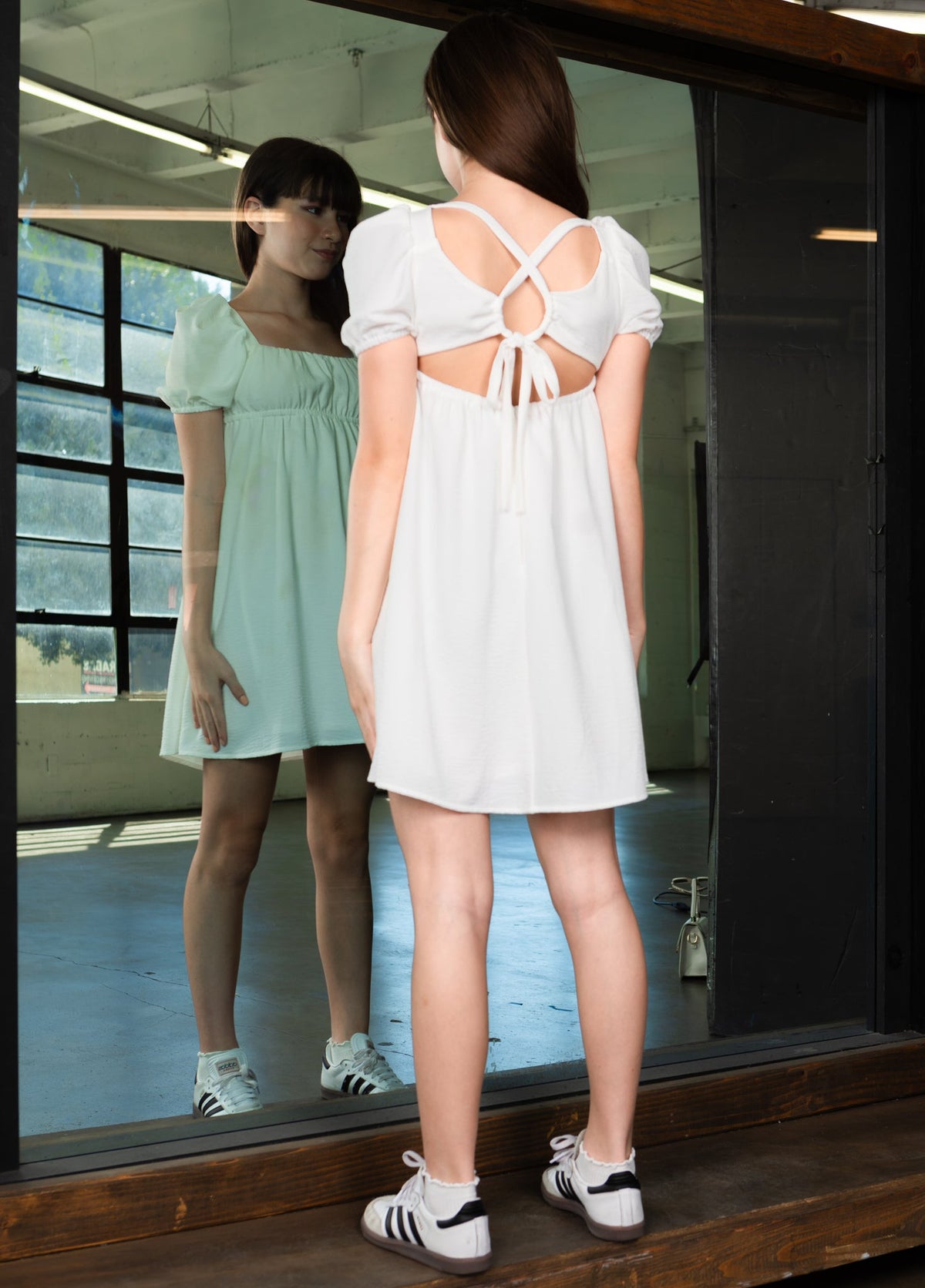 PRESLEY Puff Sleeves Crisscross Back Baby Doll Dress